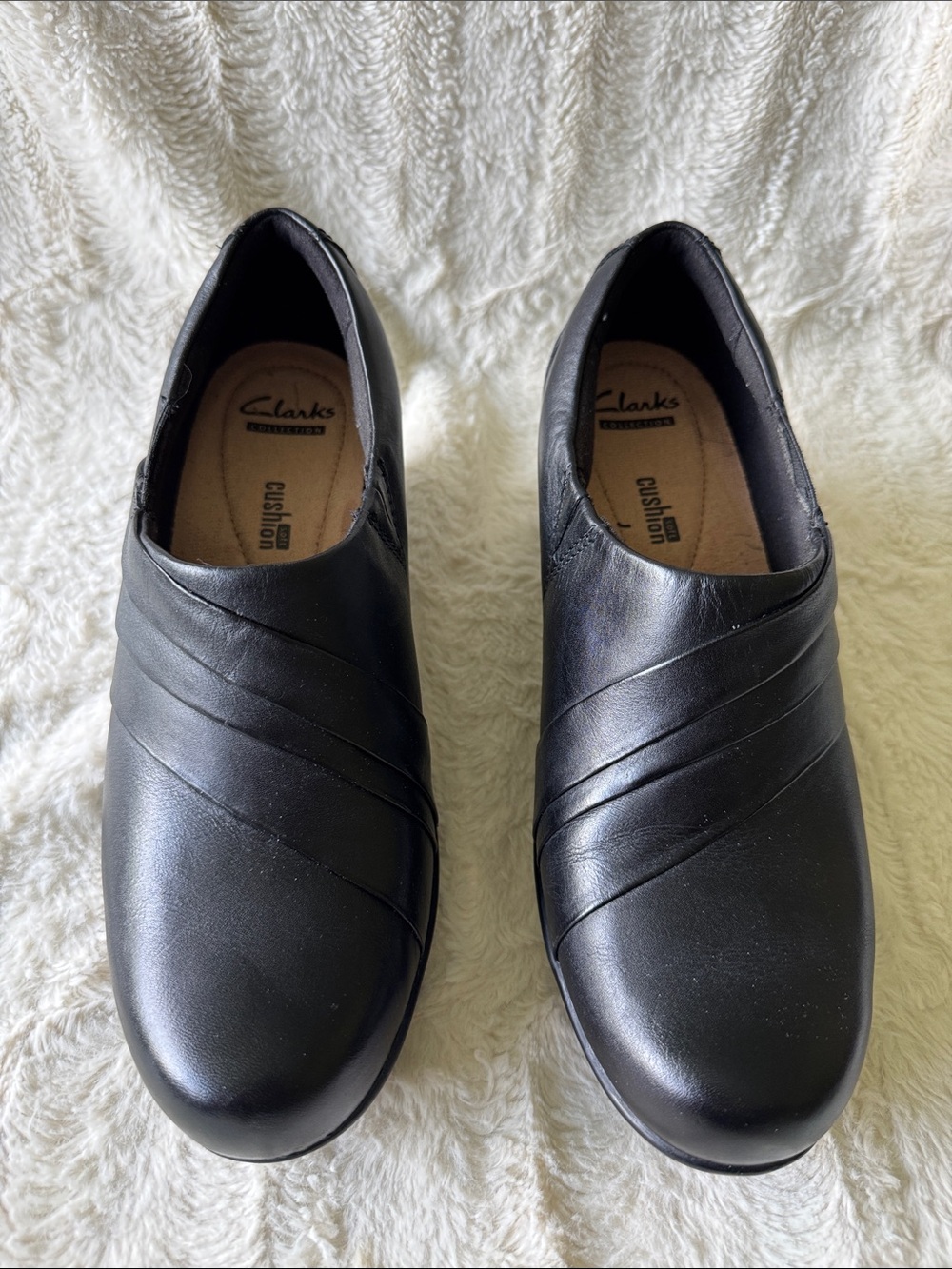 Clarks Black Slip-On Women's Leather Comfort Loafer 7.5 W